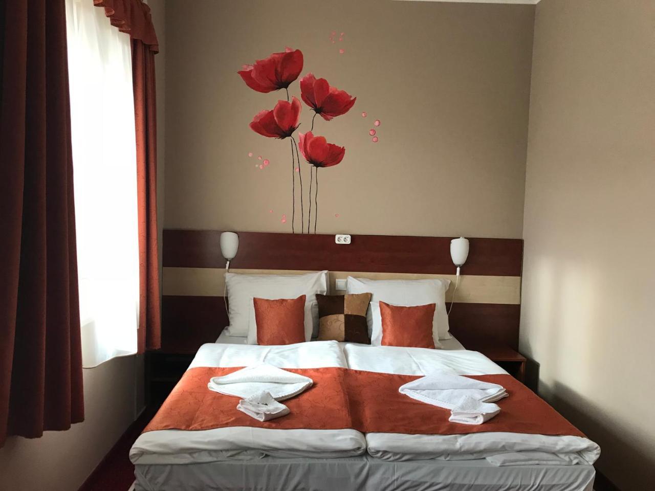 Libra Hotel Veresegyhaz Ngoại thất bức ảnh